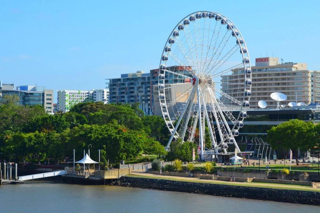 Apartment Springhill Close To Cbd 2b1b And Parking